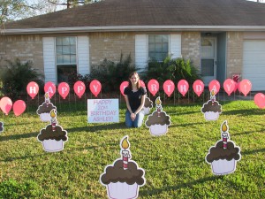 Cupcakes with Pink Happy Birthday Balloons